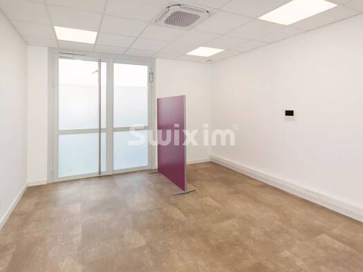 Local commercial à louer 590 € 16,18 m² de surface de vente Sallenôves 74270