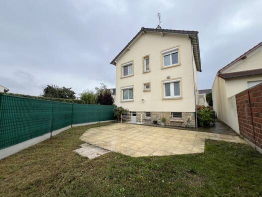Maison à louer 1 757 € 6 pièces 4 chambres 117 m² 600 m² de terrain Carrières-sous-Poissy 78955