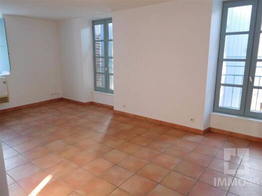 Appartement à louer 480 € 2 pièces 1 chambre 48,2 m² Étage 1/1 Charles de Gaulle Cahors 46000