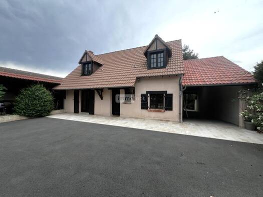 Maison à vendre 247 000 € 6 pièces 4 chambres 167,5 m² 1 710 m² de terrain Saint-Aignan 41110