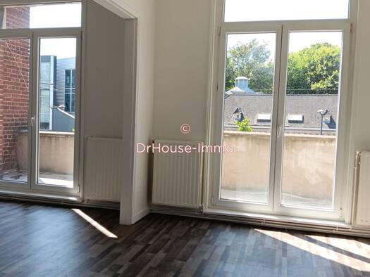 Appartement à vendre 100 000 € 5 pièces 2 chambres 72 m² Étage 1/1 Cheminots-Acacias-Faubourg de Lille Valenciennes 59300