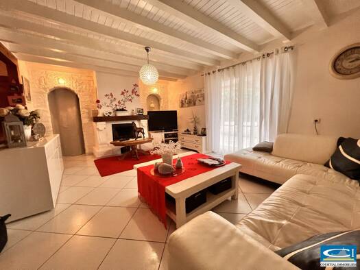 Maison à vendre 350 000 € 4 pièces 3 chambres 108 m² 1 380 m² de terrain Tournon-sur-Rhône 07300