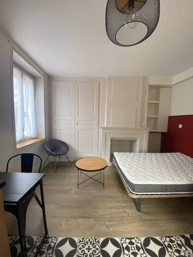 Appartement à louer 600 € 1 pièce 17 m² 1er étage disponible à partir du 01/08/2025 Brignais 69530