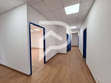 Local commercial à vendre 299 000 € 148 m² de surface de vente Orthez 64300