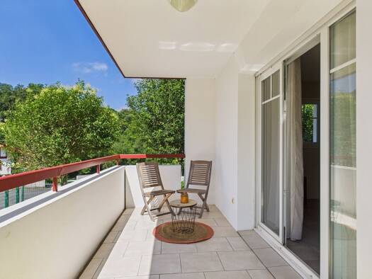 Appartement à vendre 260 000 € 3 pièces 2 chambres 61 m² RDC/1 Ascain 64310