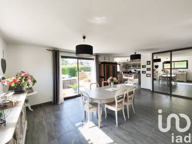 Maison à vendre 670 000 € 8 pièces 4 chambres 193 m² 642 m² de terrain Mathieu 14920