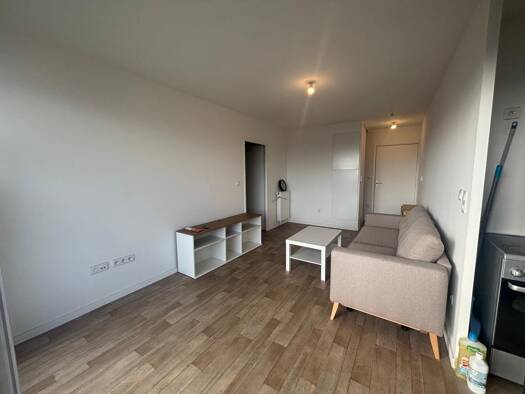 Appartement à louer 950 € 2 pièces 1 chambre 40 m² Étage 2/5 Les Loges Sannois 95110