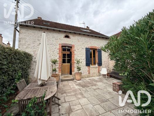 Maison à vendre 142 000 € 4 pièces 2 chambres 79 m² 562 m² de terrain Bourg Châlette-sur-Loing 45120