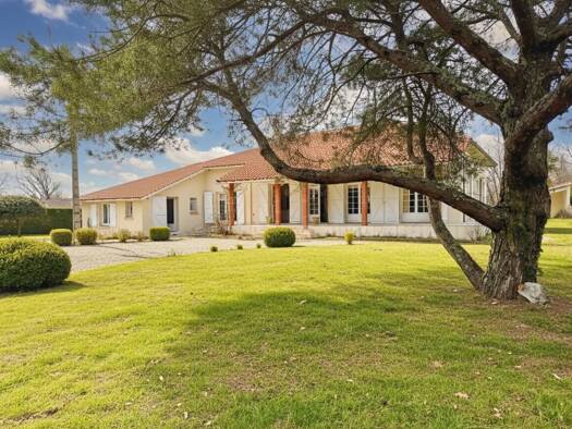 Maison à vendre 393 000 € 7 pièces 5 chambres 185 m² 6 000 m² de terrain Saint-Martial - Le Fau Montauban 82000