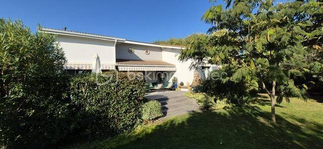 Maison à vendre, 185m², SAINT LAURENT D'AIGOUZE