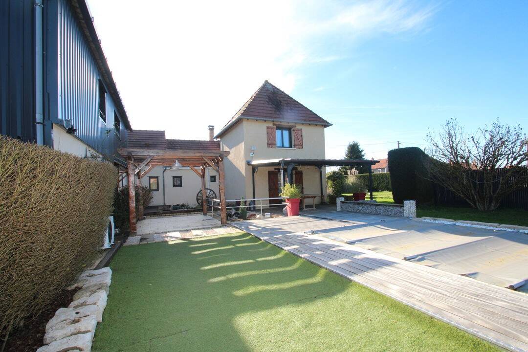 Maison à vendre, 222m², SAINT HILAIRE FONTAINE