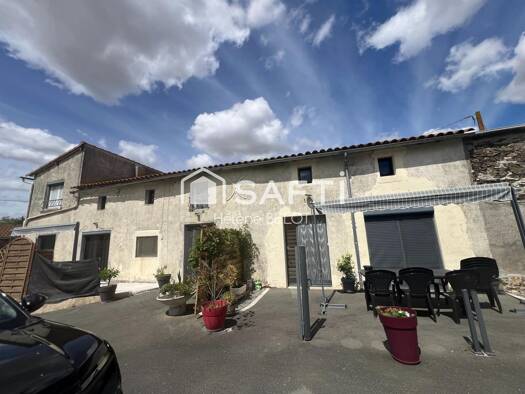 Maison à vendre 349 000 € 12 pièces 9 chambres 300 m² 2 574 m² de terrain Monsireigne 85110