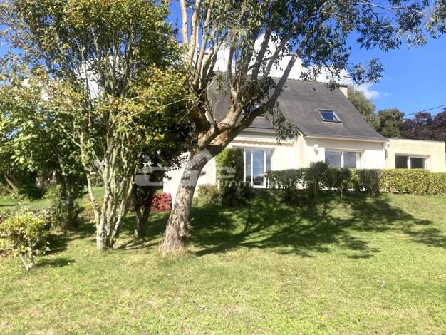 Maison à vendre 568 000 € 8 pièces 6 chambres 140,1 m² 1 240 m² de terrain Plougonvelin 29217