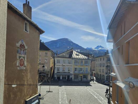 Appartement à vendre 129 000 € 2 pièces 1 chambre 39,27 m² Étage 2/3 Centre Historique Embrun 05200