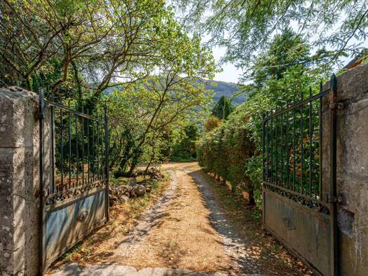 Maison à vendre 740 000 € 6 pièces 4 chambres 180 m² 2 600 m² de terrain Sonnaz 73000