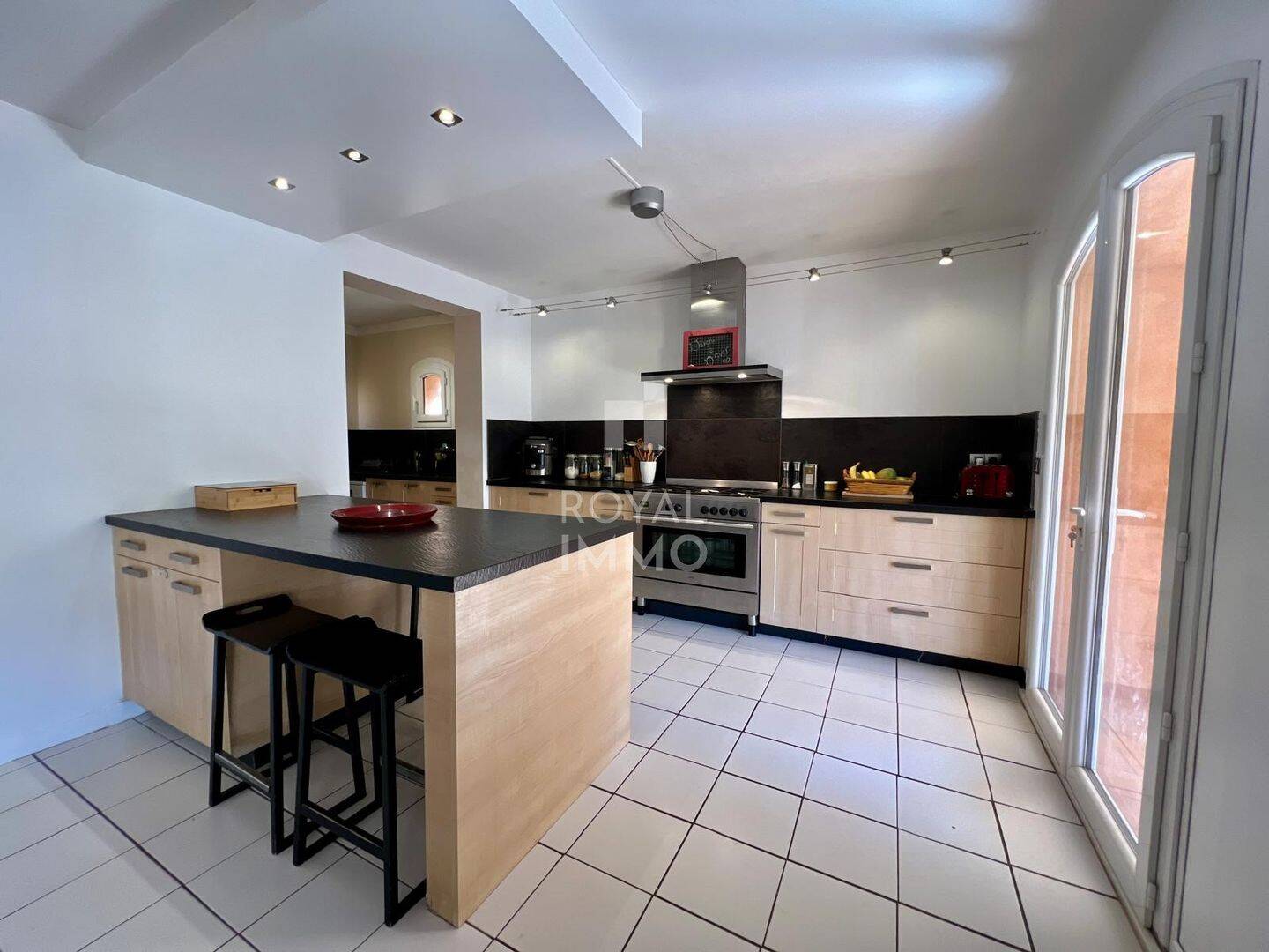 Maison à vendre, 200m², LE REVEST LES EAUX