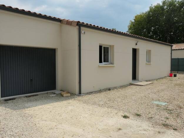 Maison de plain-pied à louer 982 € 3 pièces 2 chambres 81 m² dès le 15/11/2025 La Tremblade 17390