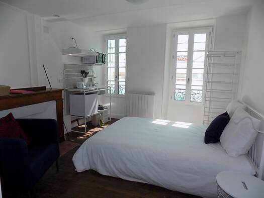 Appartement à louer 355 € 1 pièce 17 m² 3ème étage Centre Ancien Foix 09000