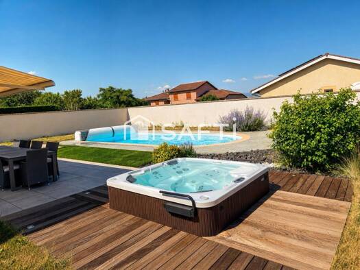 Maison à vendre 445 000 € 5 pièces 5 chambres 156 m² 1 140 m² de terrain Veauchette 42340