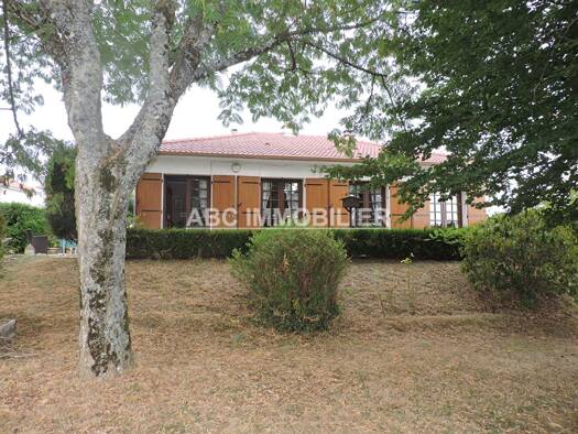 Maison de plain-pied à vendre 92 225 € 4 pièces 1 chambre 70 m² 1 069 m² de terrain Châlus 87230