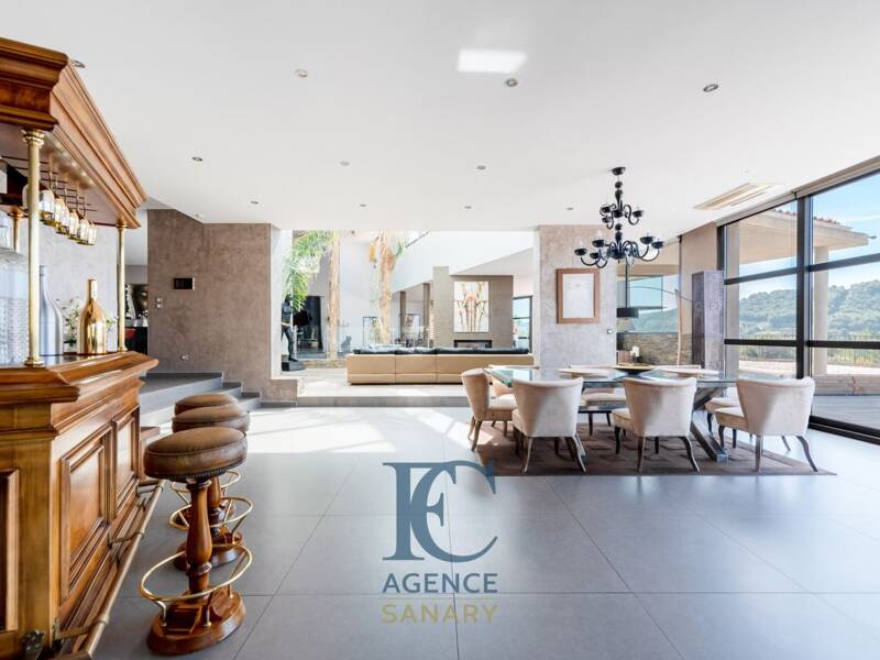 Maison à vendre, 800m², LA CADIERE D'AZUR