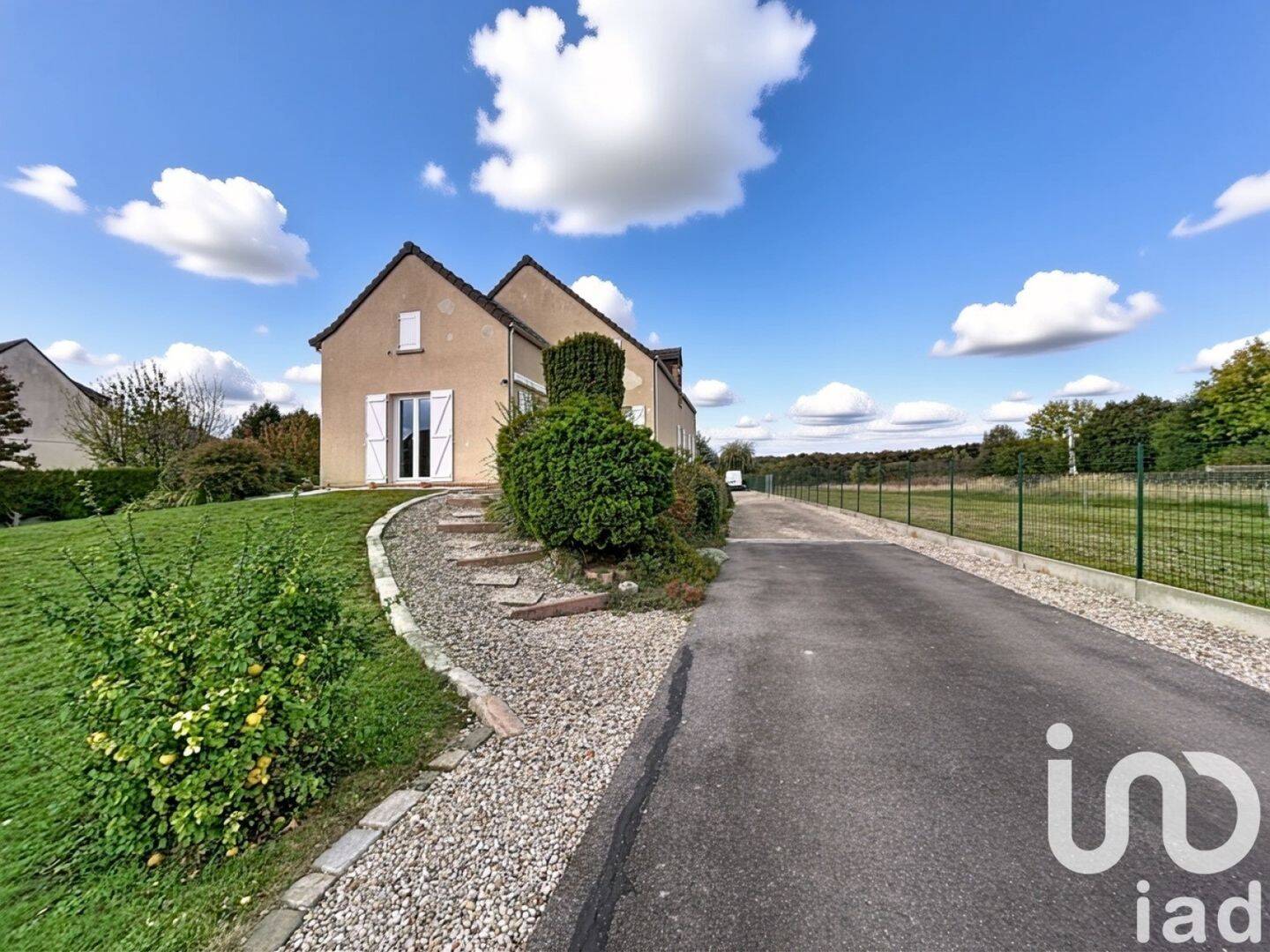 Maison à vendre, 153m², LA NEUVILLE AUX LARRIS