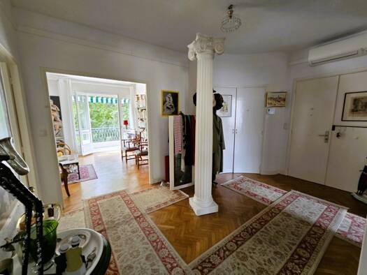 Appartement en viager occupé Bouquet 90 000 € 3 pièces 2 chambres 80 m² Étage 2/8 Esplanade Nîmes 30000