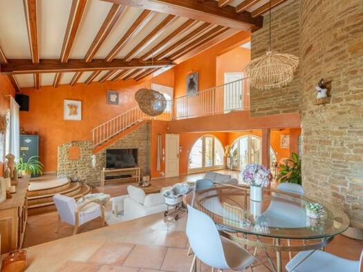 Maison de ville à vendre 635 000 € 6 pièces 4 chambres 221 m² 1 010 m² de terrain Le Pont des Planches-Quartiers Est Vaulx-en-Velin 69120