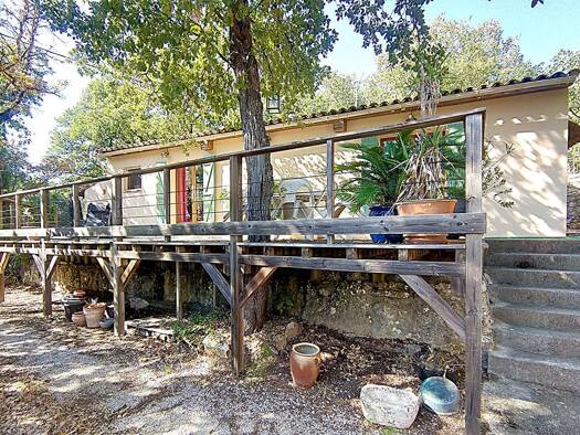 Maison de plain-pied à vendre 338 000 € 3 pièces 2 chambres 76 m² 1 457 m² de terrain Neoules 83136