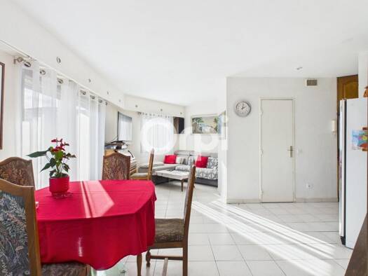 Appartement en viager occupé Bouquet 119 000 € 3 pièces 2 chambres 56,2 m² Étage 3/5 Les Termes Mandelieu-la-Napoule 06210