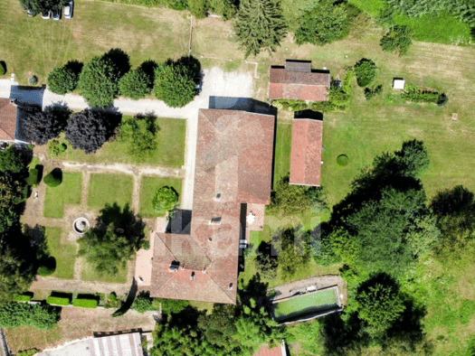 Maison à vendre 920 000 € 14 pièces 11 chambres 637 m² 7 800 m² de terrain Saint-Sauveur 38160