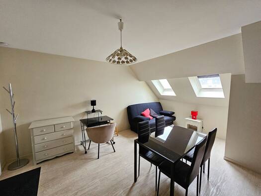 Appartement à louer 495 € 1 pièce 21,9 m² Étage 2/2 Compiègne 60200