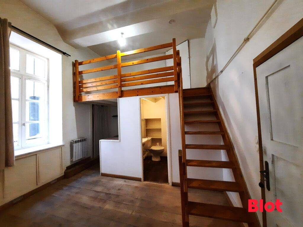 A VENDRE - RENNES CENTRE HISTORIQUE APPARTEMENT 23,38m² - UNE C — 1