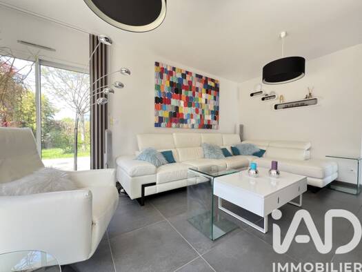 Maison à vendre 685 000 € 7 pièces 4 chambres 233 m² 2 497 m² de terrain La Buisse 38500