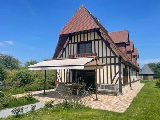 Maison à vendre 550 000 € 5 pièces 4 chambres 250 m² 5 338 m² de terrain Écaquelon 27290