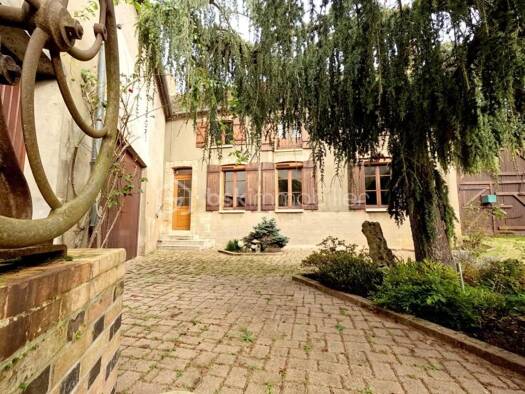 Ferme à vendre 179 500 € 5 pièces 3 chambres 125 m² 1 834 m² de terrain Courlon-sur-Yonne 89140