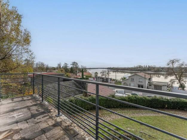 Maison à vendre 250 000 € 4 pièces 3 chambres 90 m² 900 m² de terrain Baurech 33880