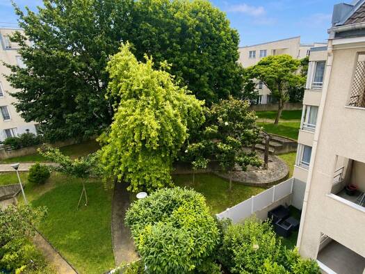 Appartement à vendre 229 000 € 3 pièces 2 chambres 69 m² Étage 3/3 Sablonniere Fresnes 94260