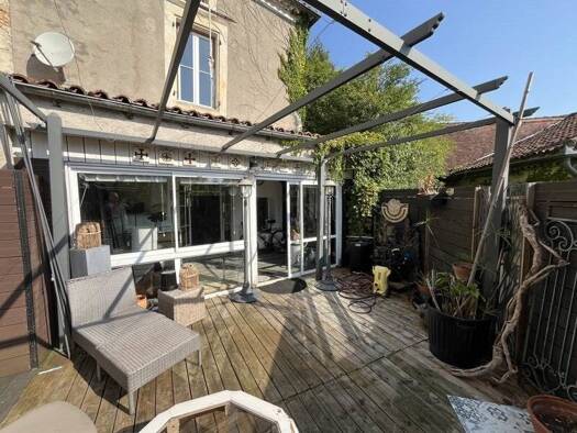 Maison à vendre 93 415 € 4 pièces 1 chambre 79 m² 20 m² de terrain Puy-l'Évêque 46700