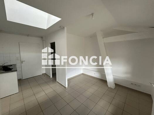 Appartement à louer 310 € 1 pièce 19,5 m² 2ème étage dès le 28/05/2026 Centre Ville Mont-de-Marsan 40000