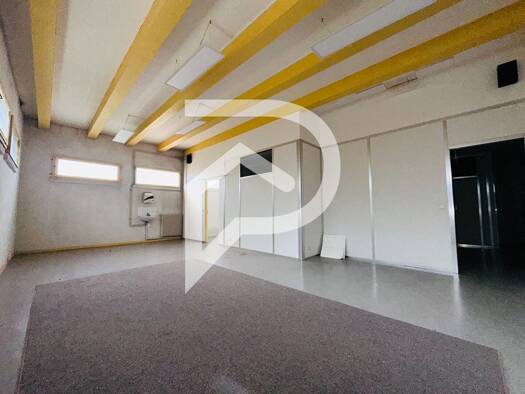 Local commercial à vendre 390 000 € 205 m² de surface de vente Est Gouvieux 60270