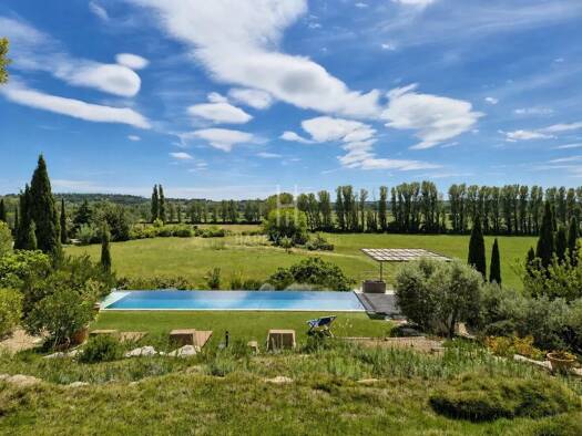 Maison à vendre 1 390 000 € 5 pièces 3 chambres 177 m² 5 568 m² de terrain Fontvieille 13990
