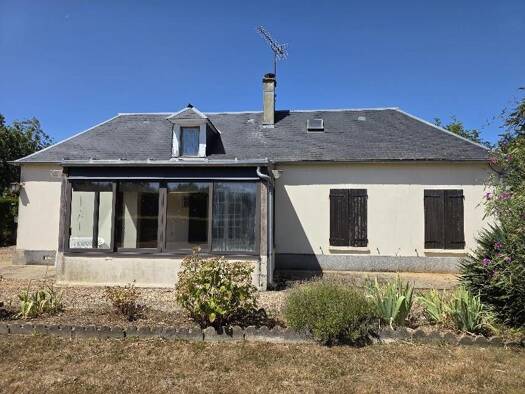 Maison de plain-pied à vendre 140 000 € 4 pièces 2 chambres 50 m² 500 m² de terrain Centre Gisors 27140