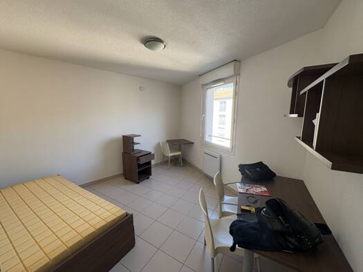 Appartement à vendre 69 000 € 1 pièce 23,4 m² Étage 5/6 Toulon 83100