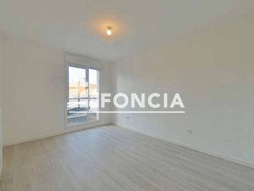 Appartement à louer 1 290 € 3 pièces 2 chambres 59,3 m² 1er étage Bondy Villemomble 93250