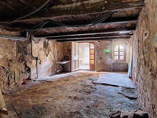 Local commercial à vendre 59 000 € 36 m² de surface de vente La Ville Lorgues 83510