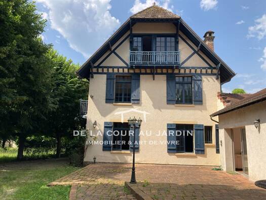 Demeure à vendre 595 000 € 9 pièces 5 chambres 292 m² 1 664 m² de terrain Couilly Pont Aux Dames 77860