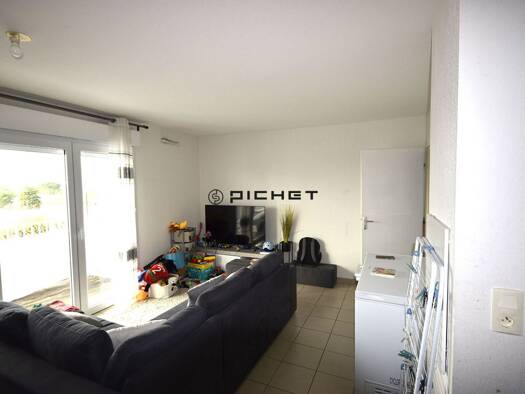 Appartement à vendre 124 200 € 3 pièces 2 chambres 61 m² Étage 2/3 Sainte Pezenne Niort 79000