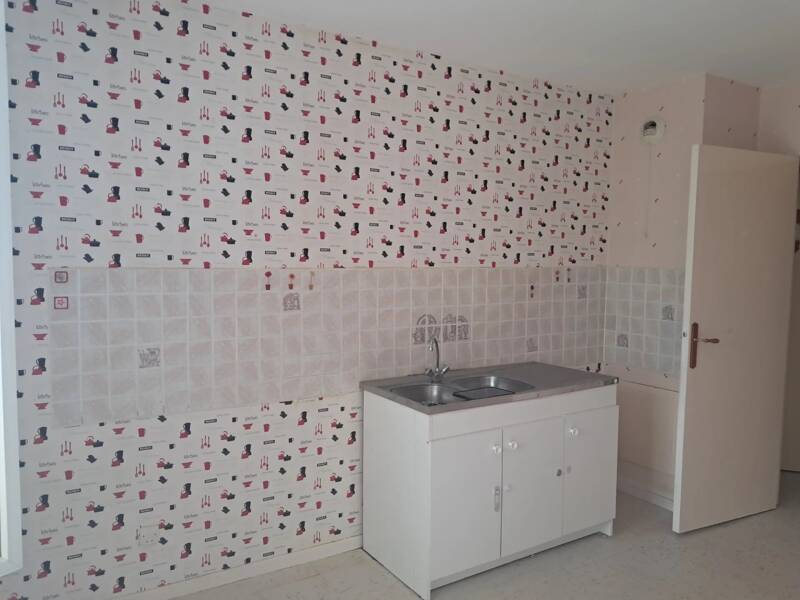 Maison à louer, 80m², UNIEUX