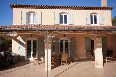 Maison à vendre 820 000 € 8 pièces 6 chambres 211 m² 2 500 m² de terrain Carcès 83570